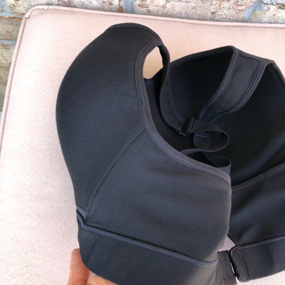 Under Armour Knit Lightly Padded Molded Cups High Impact Black Sport Bra 36DD - Picture 4 of 14